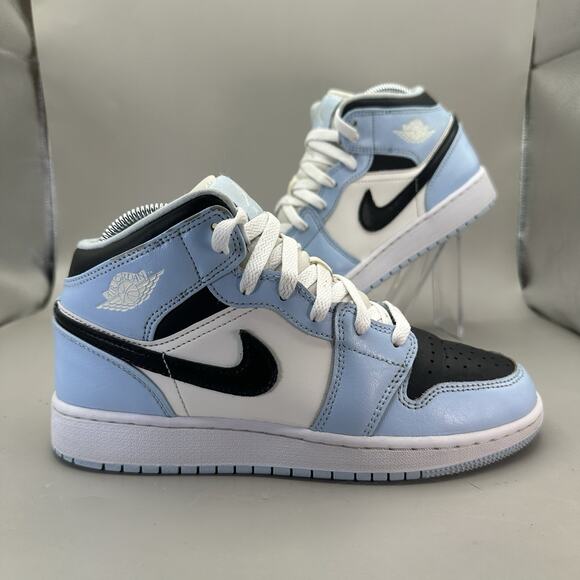 Nike Air Jordan 1 Mid Sneakers Ice Blue “UNC” 555112-401 GS Size 5.5Y Shoes - Picture 1 of 9